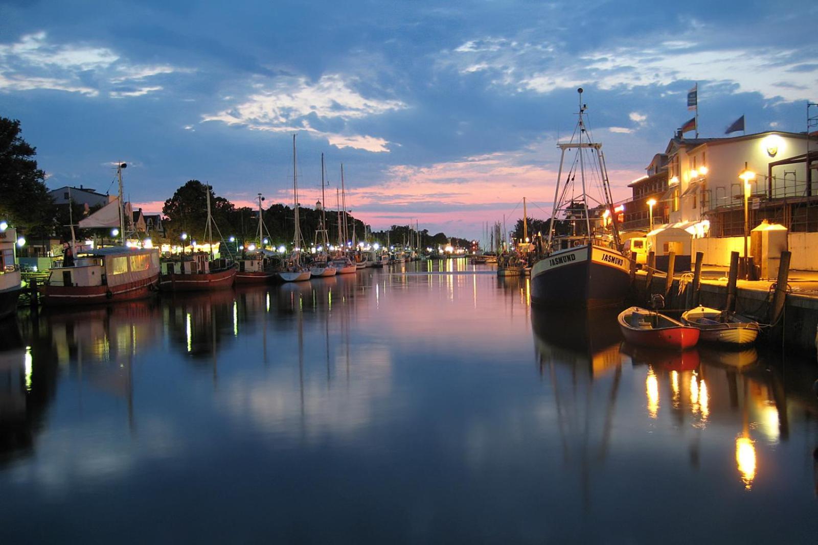 Ostseeblick, Direkt Am Alten Strom Rostock Exterior foto